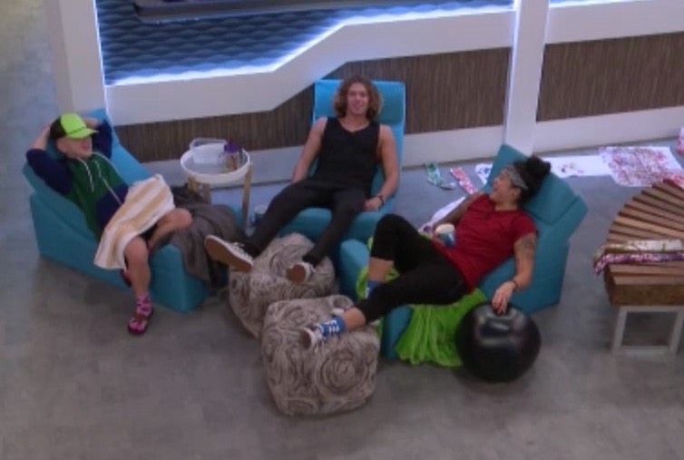 Big Brother 20 Spoilers Day 96 The Final Three Relax And Play Bowling Big Brother Access 4305